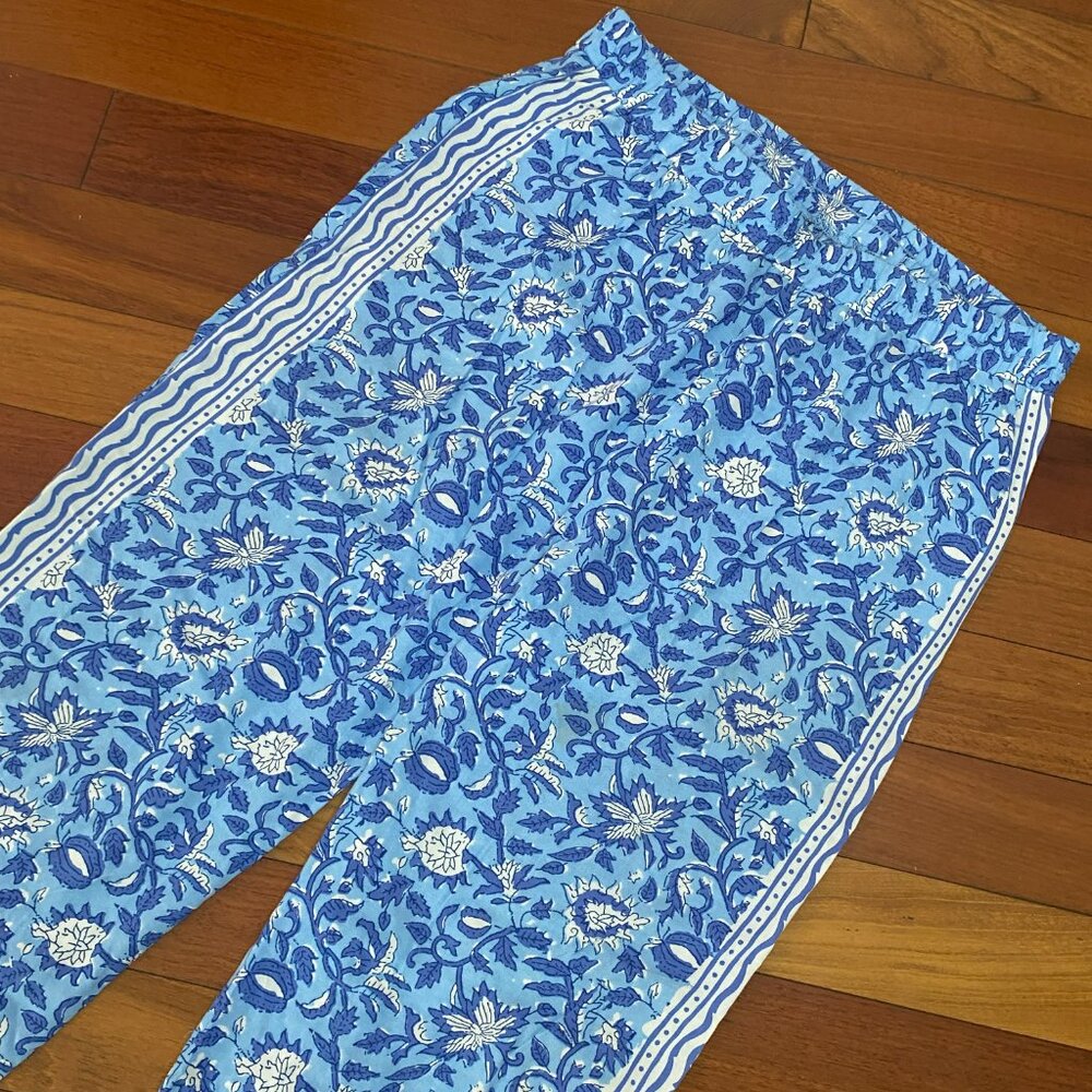 Hester & Orchard Blue Floral Pants Size Medium - Picture 2 of 7